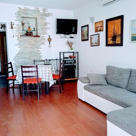 Harbour-Side Apartment With Beautiful Terrace Подгора Экстерьер фото